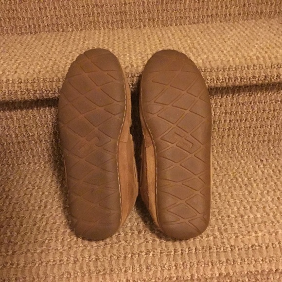 Men’s L.L. Bean’s Chestnut/Tan Suede & Shearling Slippers - Picture 4 of 4